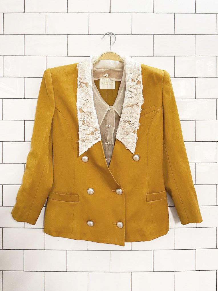 vintage pisello 100% wool pearl button blazer | 100% silk lace collar | made in Japan - good market thrift store