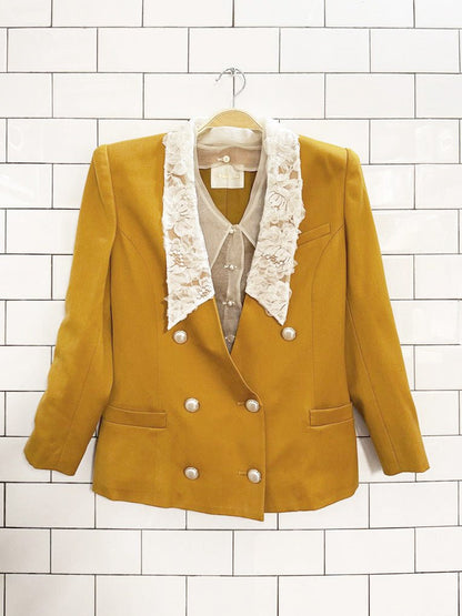 vintage pisello 100% wool pearl button blazer | 100% silk lace collar | made in Japan - good market thrift store