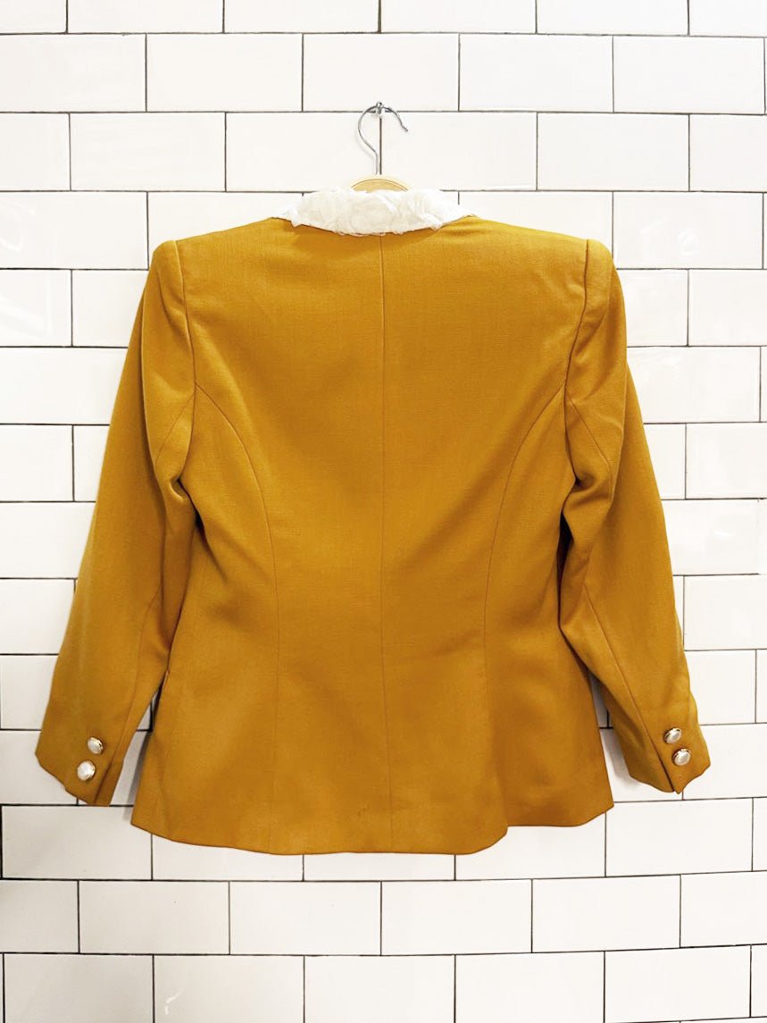 vintage pisello 100% wool pearl button blazer | 100% silk lace collar | made in Japan - good market thrift store