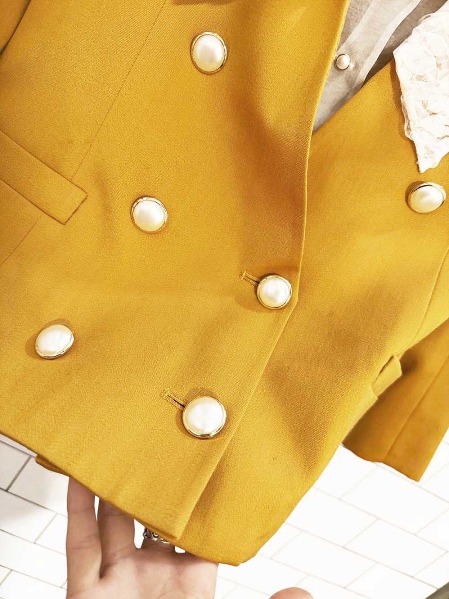 vintage pisello 100% wool pearl button blazer | 100% silk lace collar | made in Japan - good market thrift store