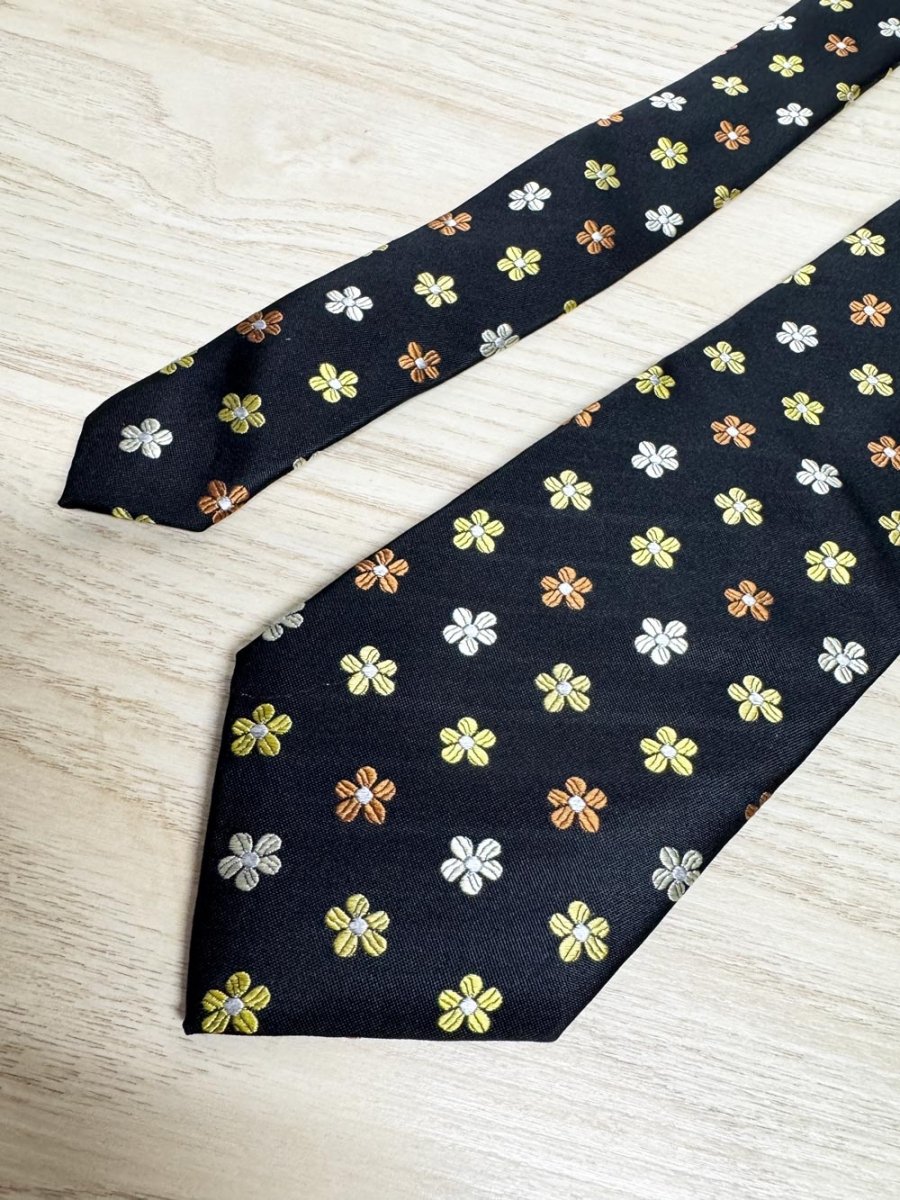 vintage simon carter 100% silk daisy tie - good market thrift store