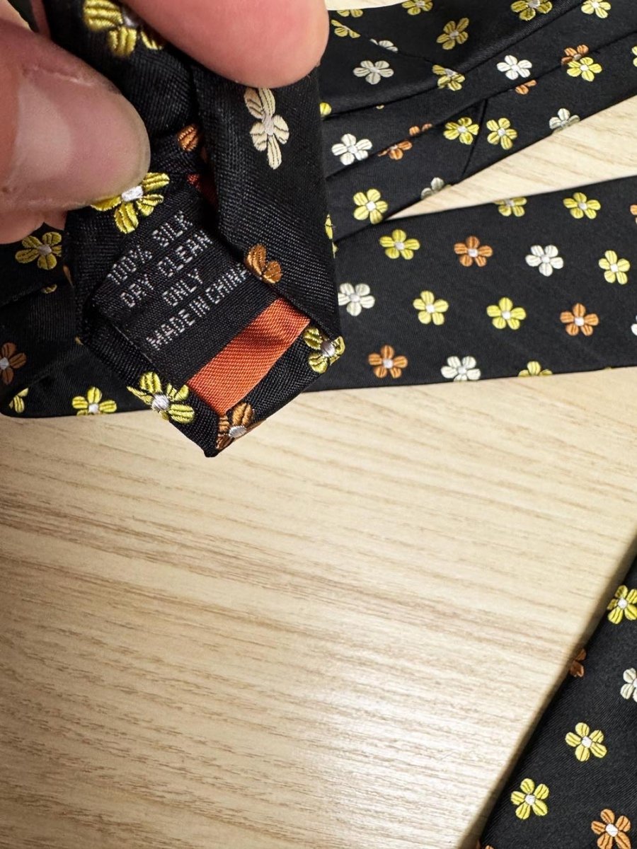 vintage simon carter 100% silk daisy tie - good market thrift store