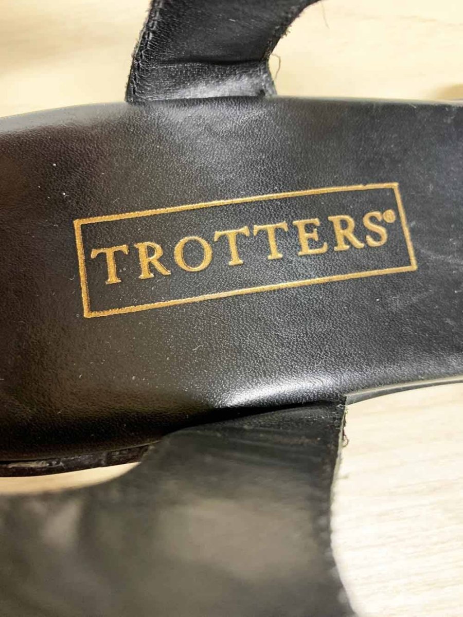vintage trotters leather woven ankle strap sandals | made in Brazil - good market thrift store
