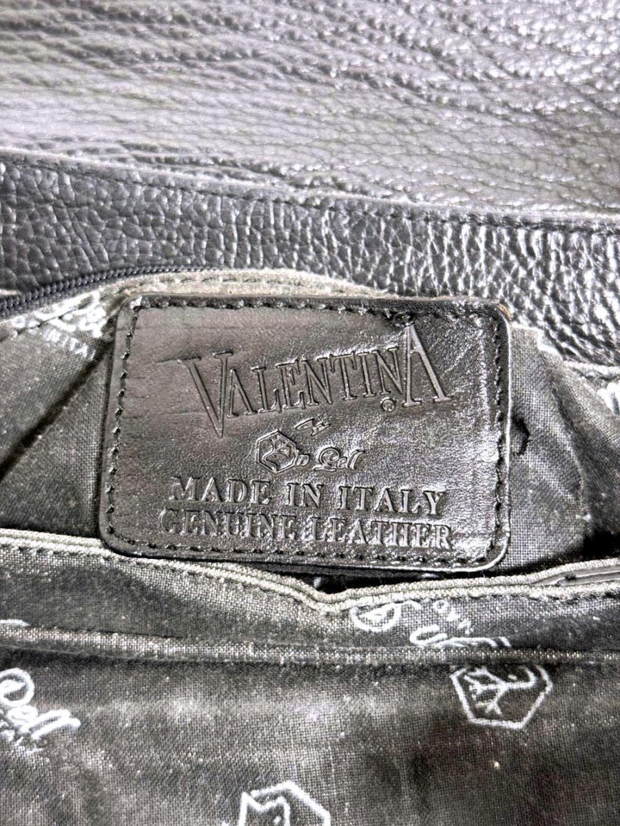 vintage valentina leather front flap crest shoulder bag | made in Italy - good market thrift store