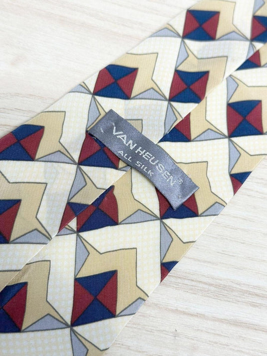 vintage van heusen 100% silk geometric tie | made in Italy - good market thrift store