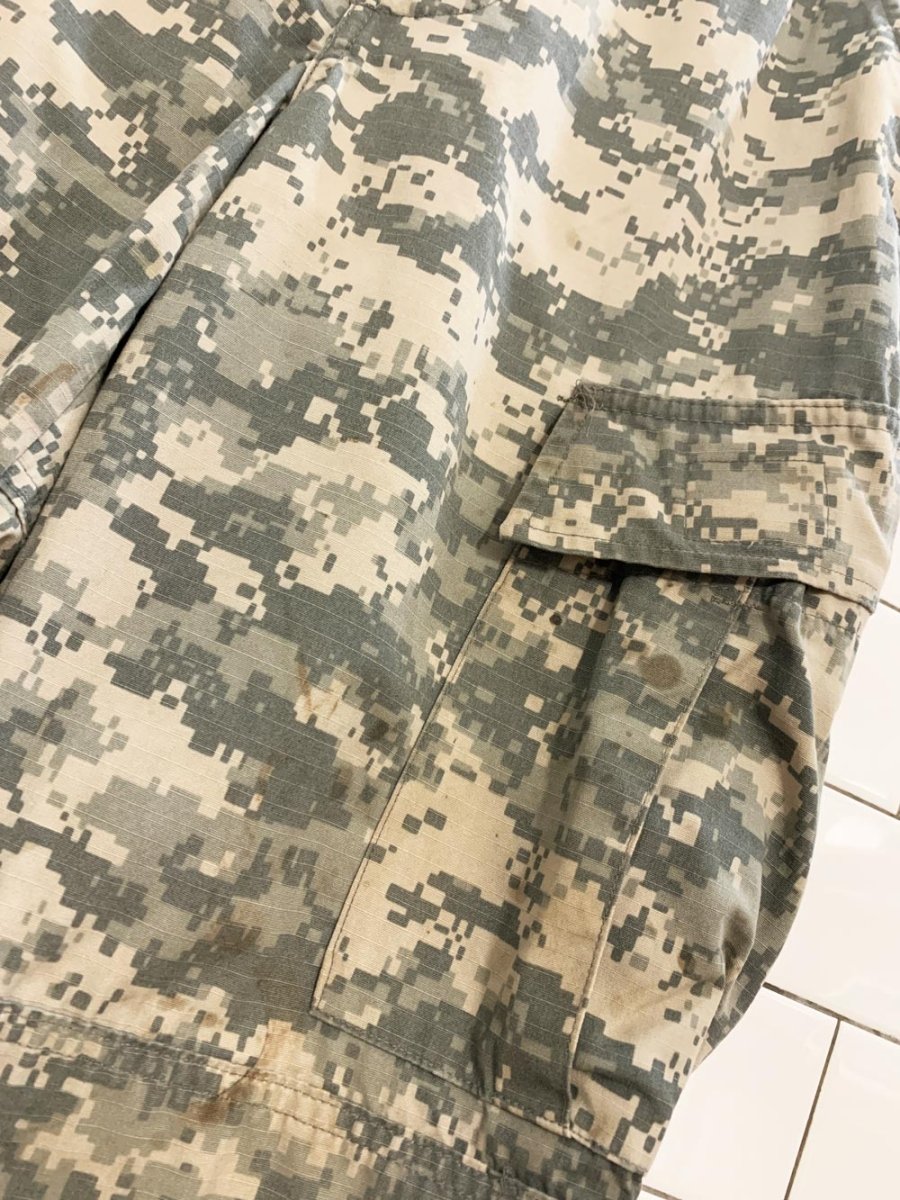 vintage woolrich military issue geo - camo cargo pants - good market thrift store