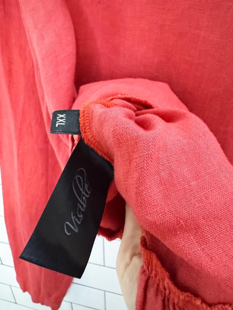 visible 100% linen peplum hem full button shirt | made in EU - good market thrift store