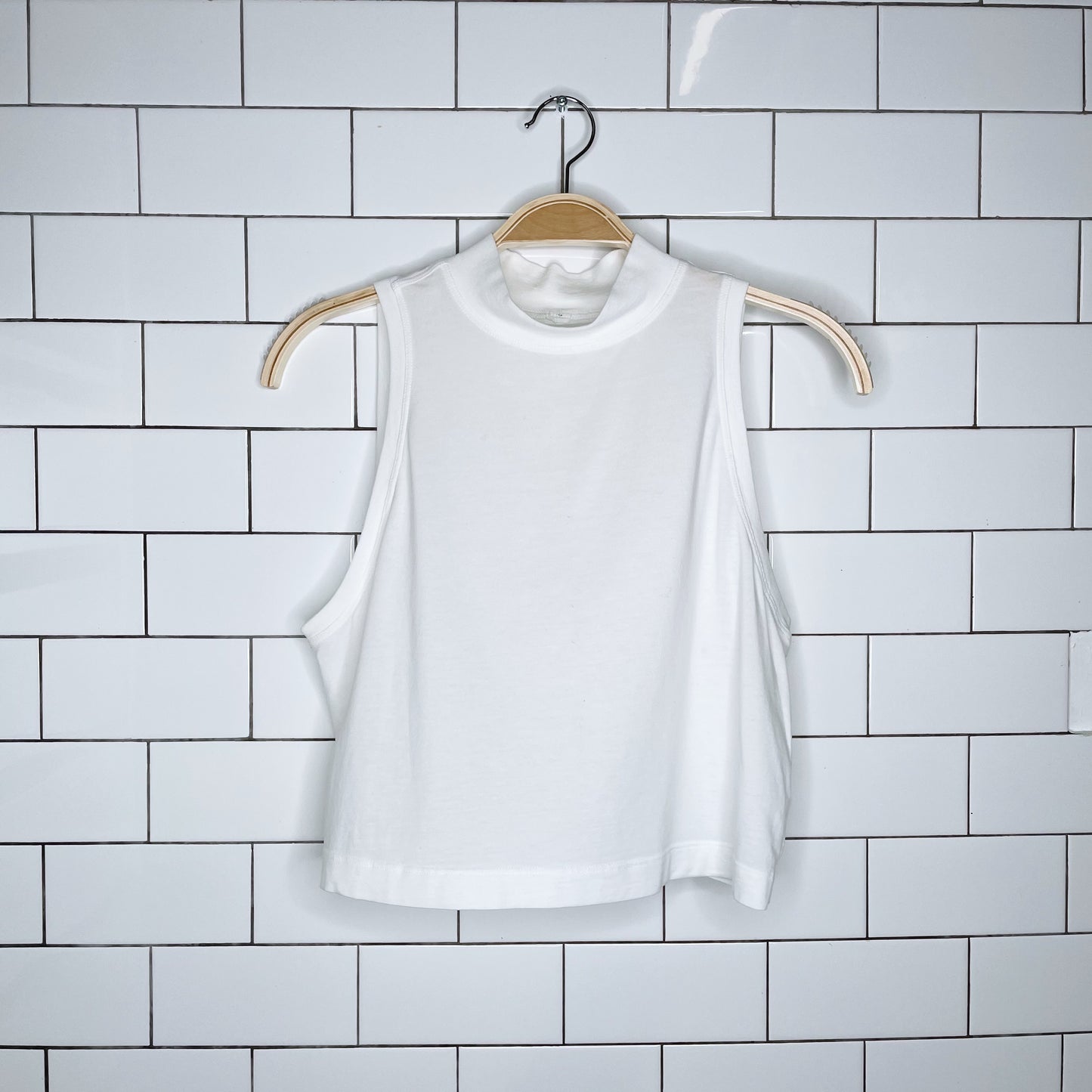 lululemon 2016 kitsilano mock tank - size medium