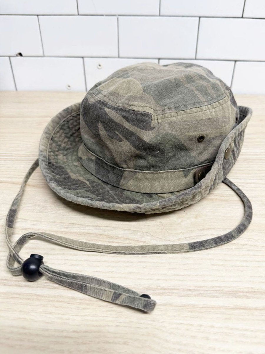 windriver camoflouge brimmed snap side utility hat - good market thrift store