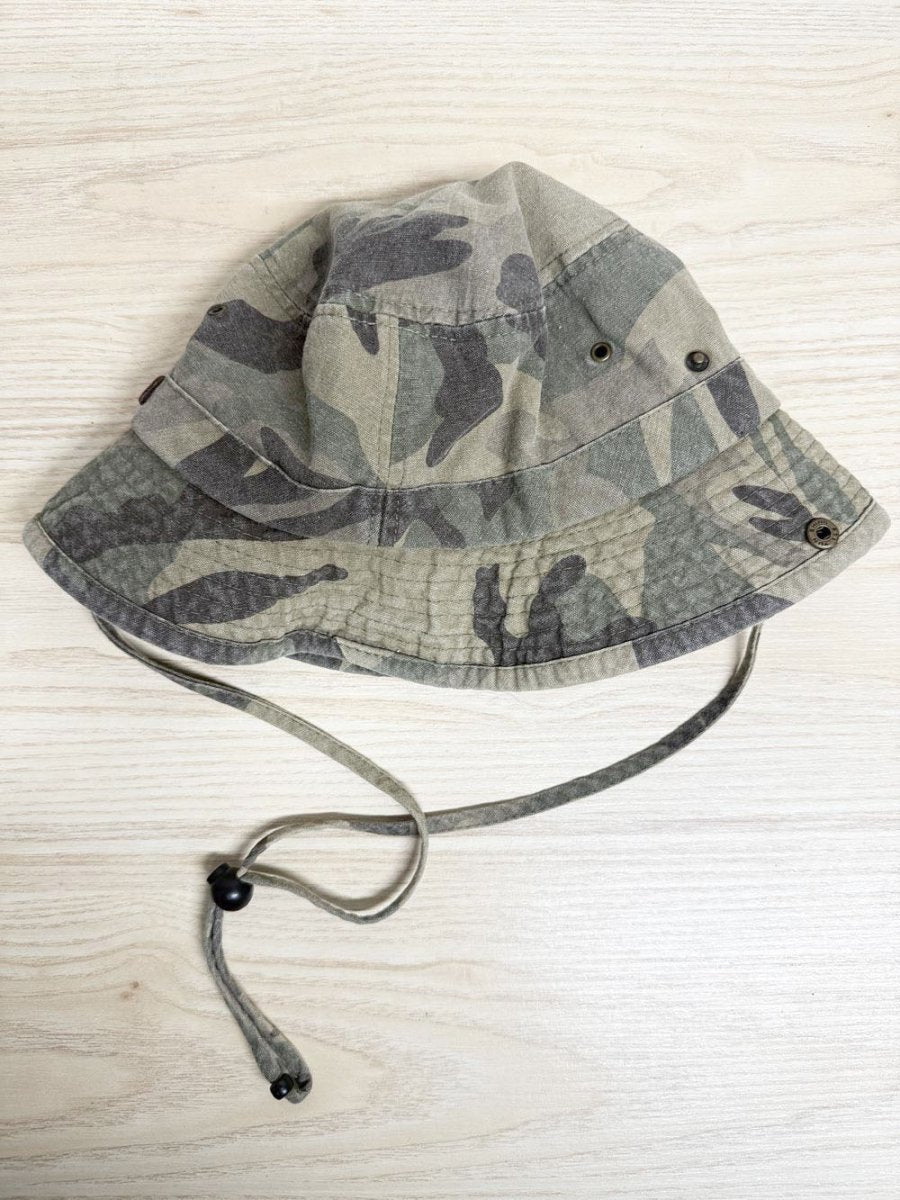 windriver camoflouge brimmed snap side utility hat - good market thrift store