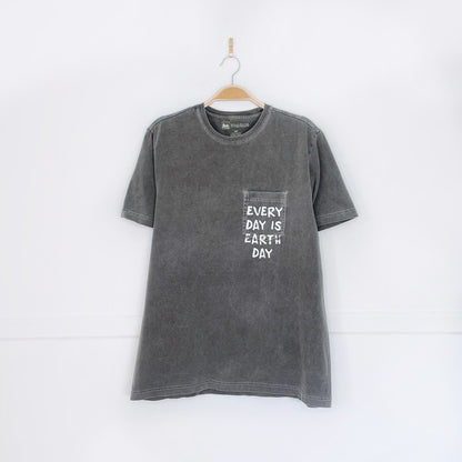 vintage 00s windriver x earth activist pocket tee