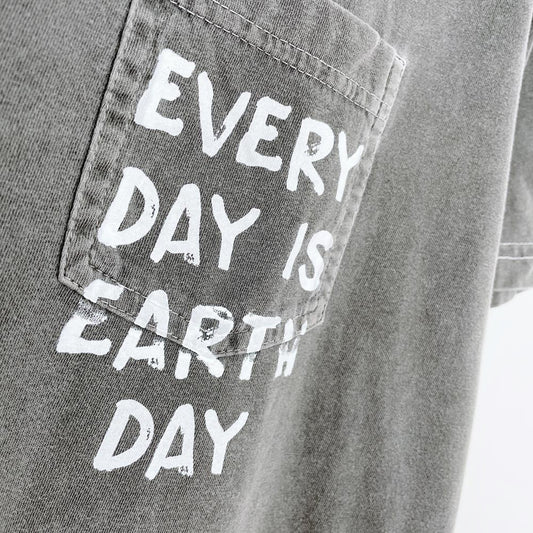 vintage 00s windriver x earth activist pocket tee