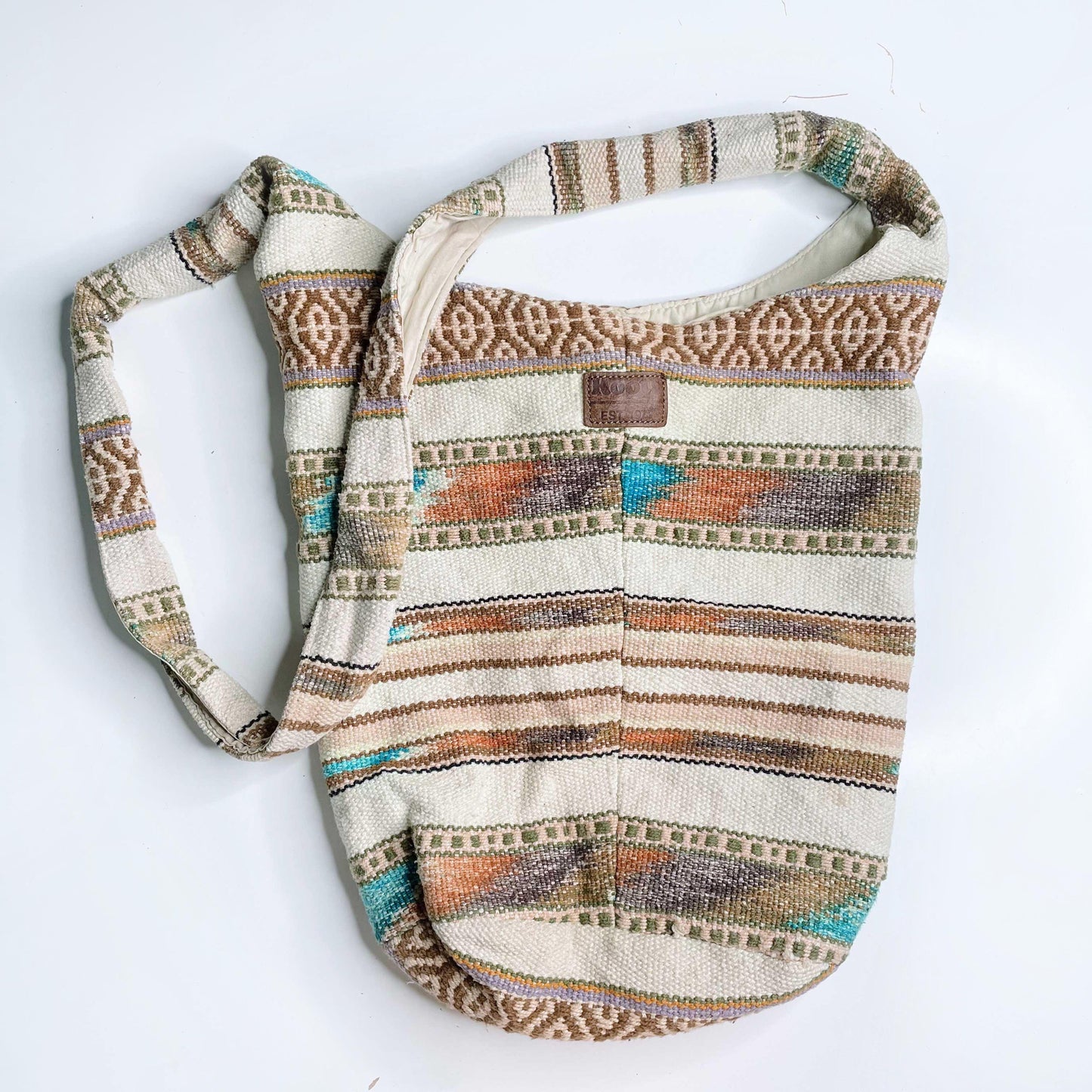 vintage roots 00s woven boho sling bag