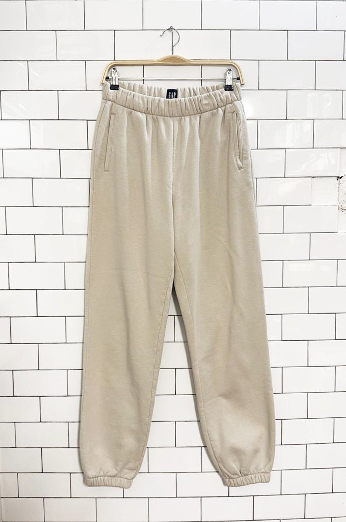 x2 gap classic cozy sweatshirt + sweatpants set - good market thrift store