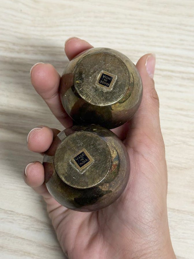 x2 vintage brass apple salt + pepper shakers | made in India - good market thrift store