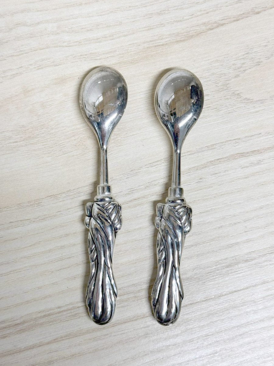 x2 vintage silver bow tie sugar spoons - good market thrift store