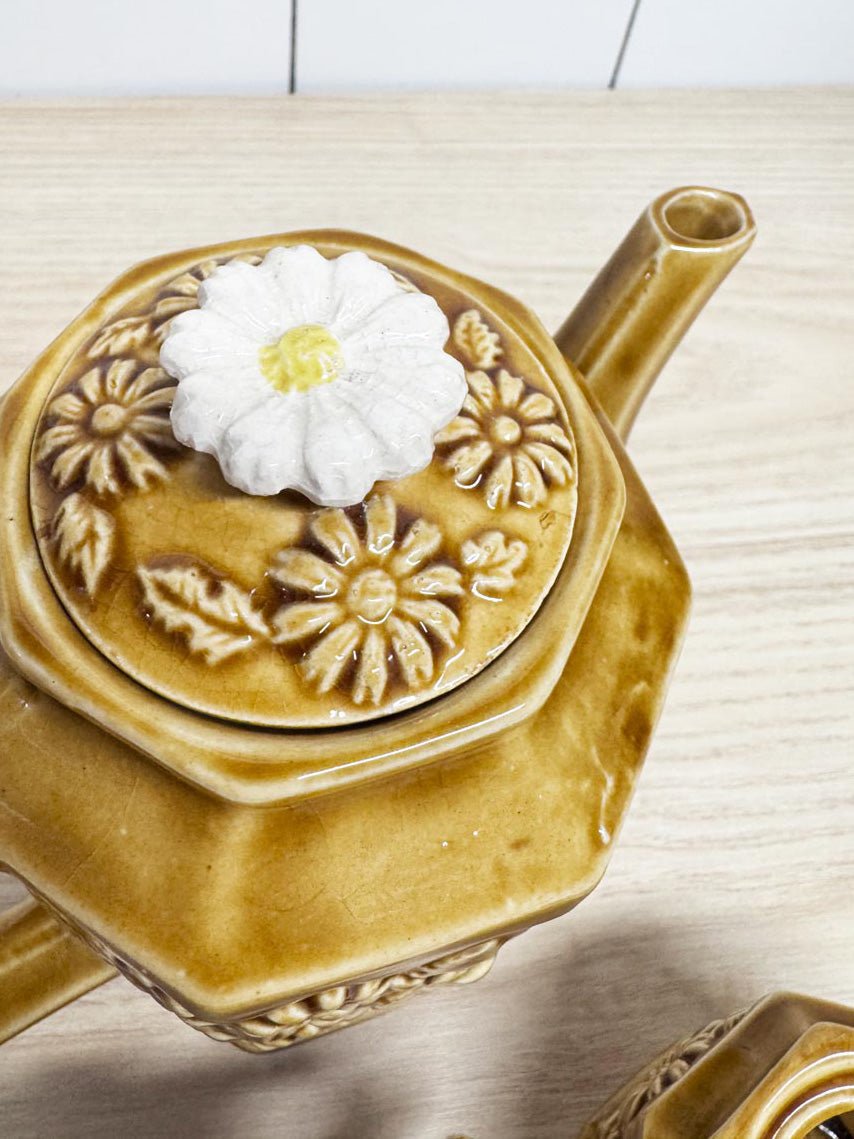 x3 vintage 70s floral teapot, creamer + sugar bowl set | made in Japan - good market thrift store
