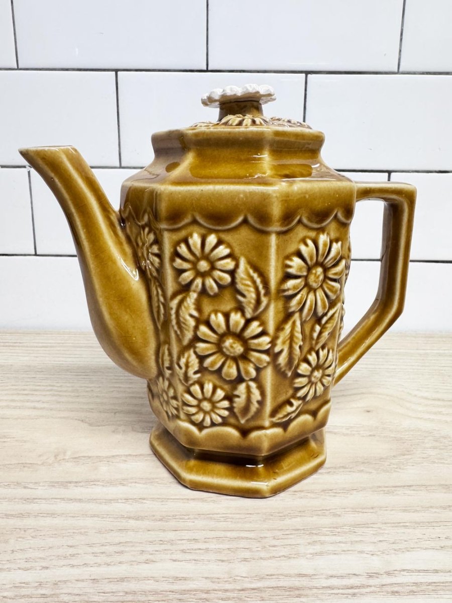 x3 vintage 70s floral teapot, creamer + sugar bowl set | made in Japan - good market thrift store