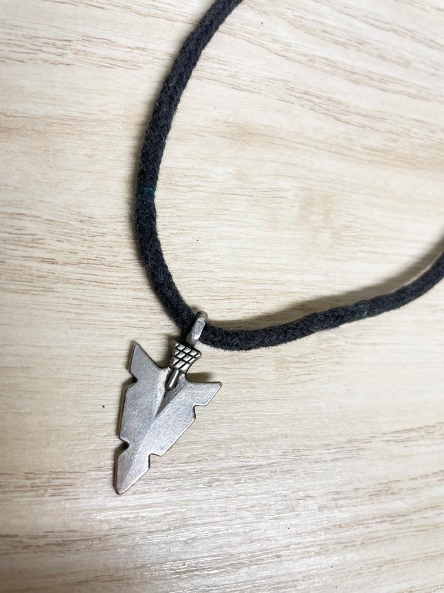 y2k arrowhead choker necklace - good market thrift store