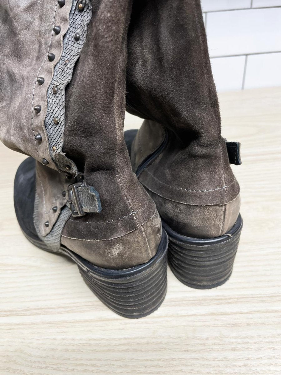 y2k clocharme soft leather two - tone tall boots | made in Italy - good market thrift store