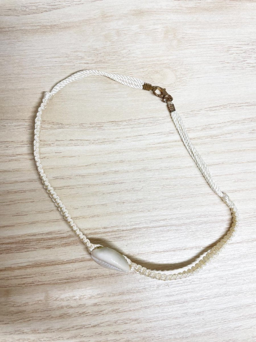 y2k cowrie shell choker necklace - good market thrift store