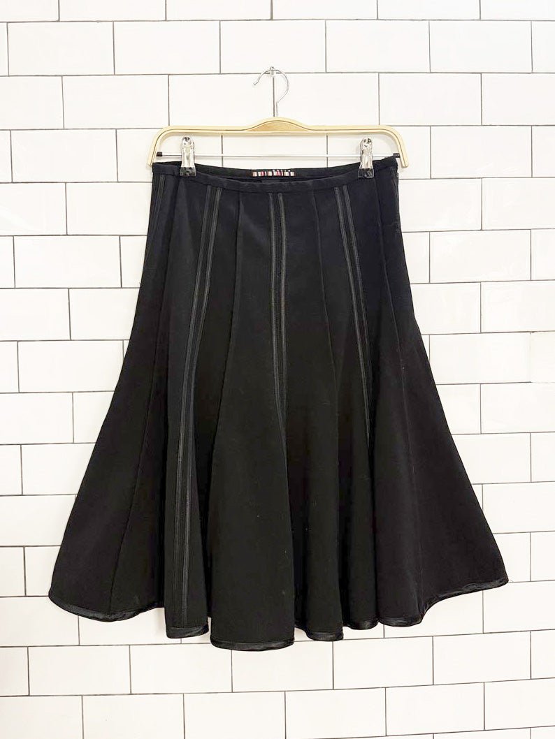 y2k dalia tulip flare hem knee length skirt - good market thrift store
