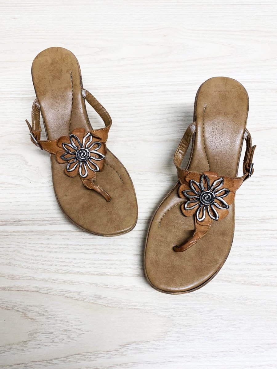 y2k made in Italy metal flower cork wedge thong sandals - good market thrift store