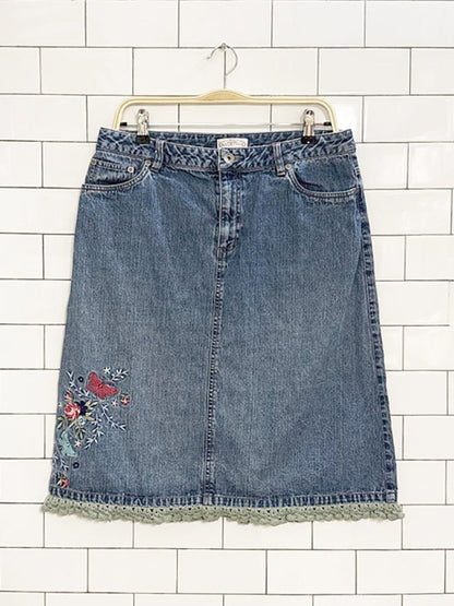 y2k NR embroidered butterfly crochet fringe knee length denim skirt | northern reflections - good market thrift store