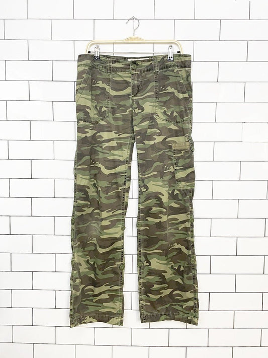 y2k roxy low rise roll-up camo straight leg utility pants - good market thrift store