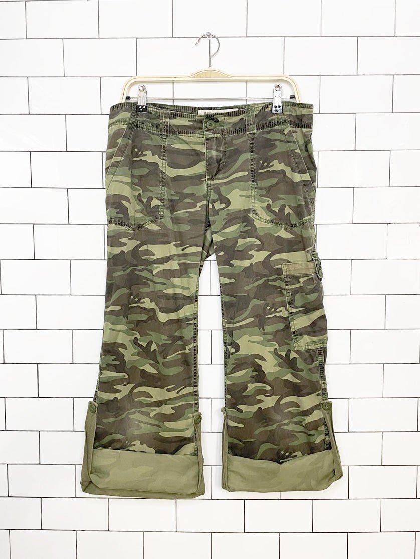 y2k roxy low rise roll-up camo straight leg utility pants - good market thrift store