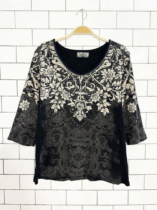 y2k vanilla sugar bedazzled tattoo artwork raglan sleeve shirt - good market thrift store