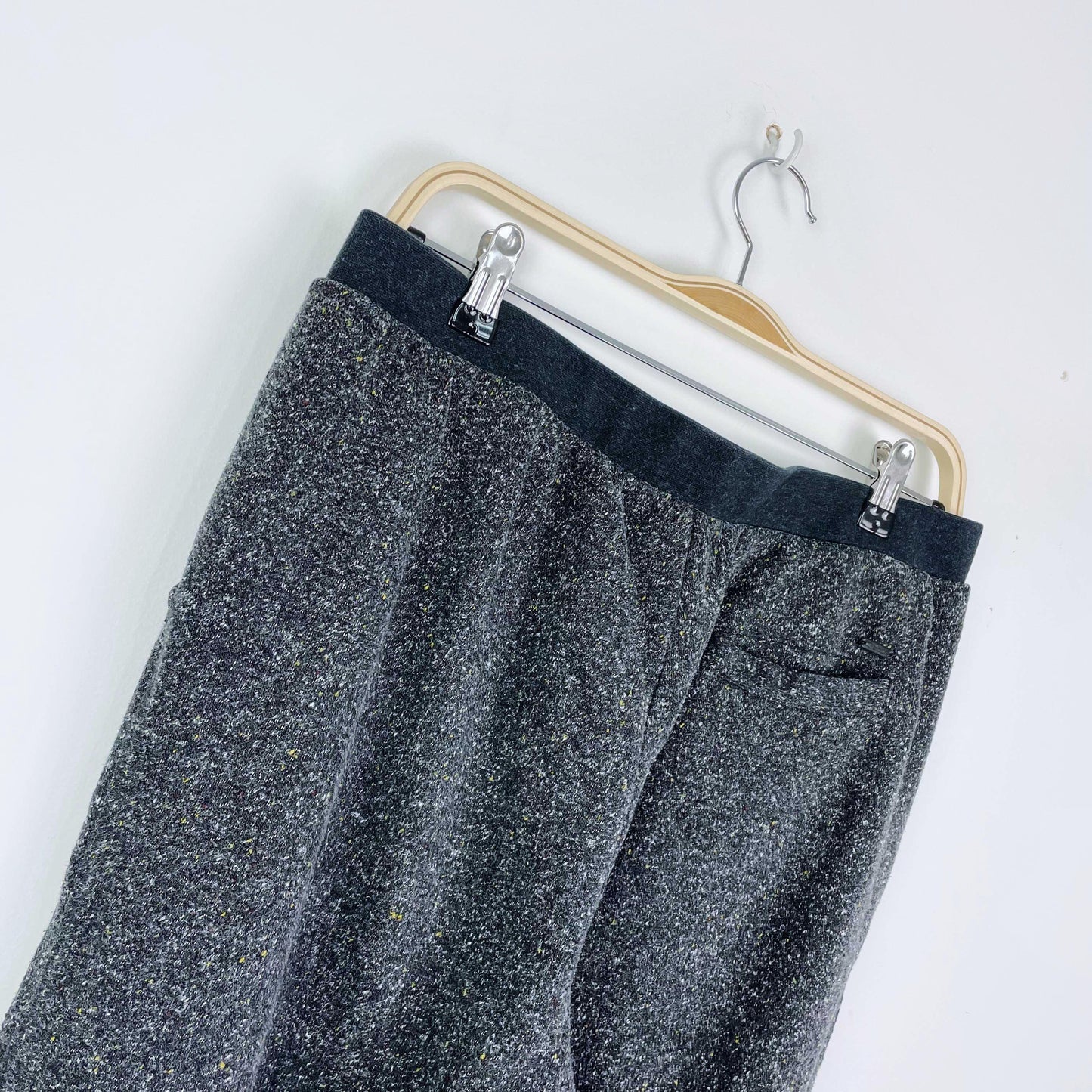 roots yellow pepper flat front trouser sweats - size large