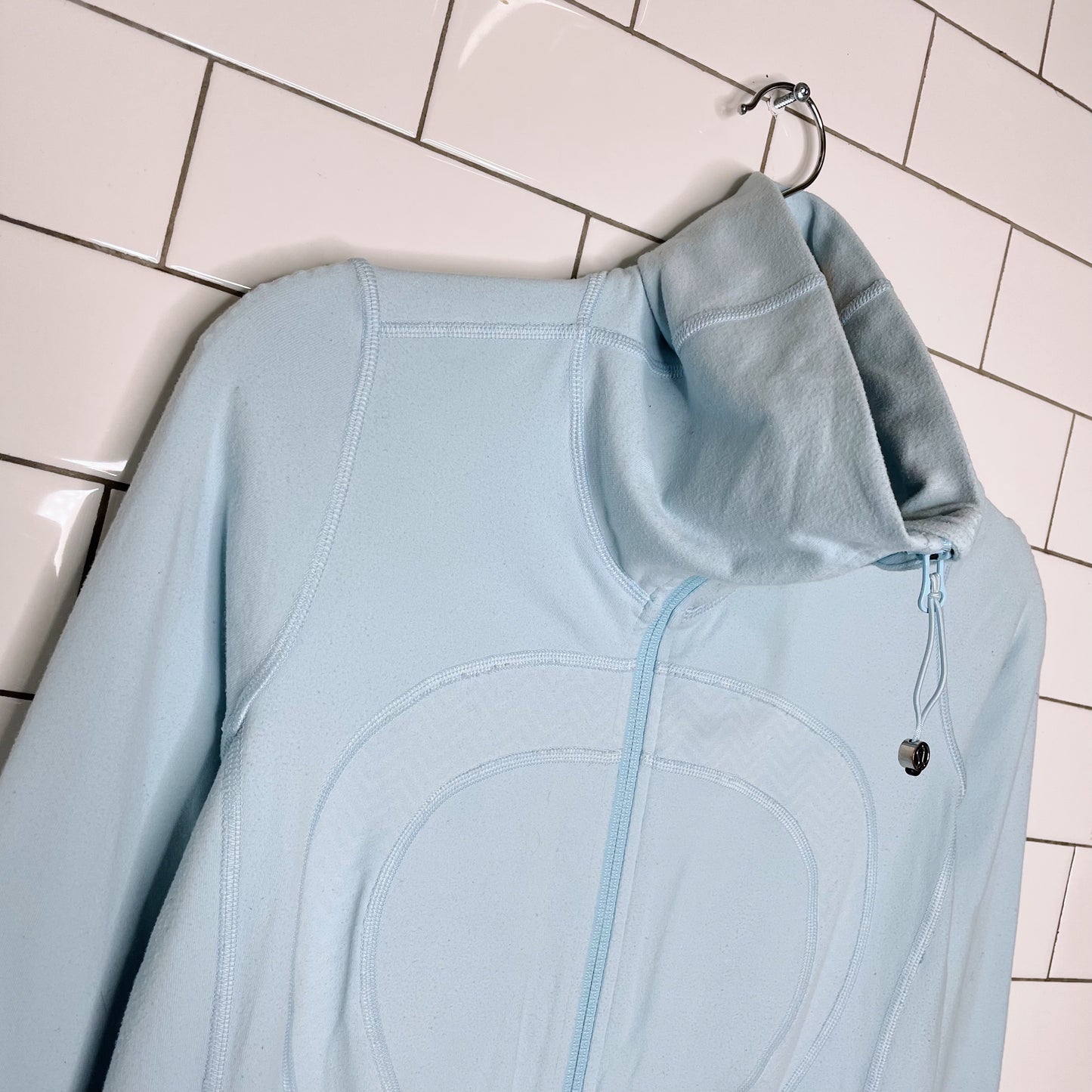 lululemon 2012 in stride jacket caspian blue - size 4