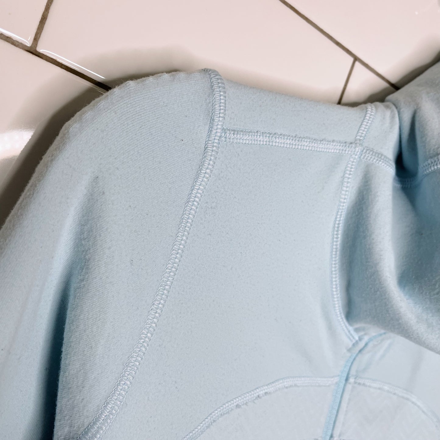 lululemon 2012 in stride jacket caspian blue - size 4