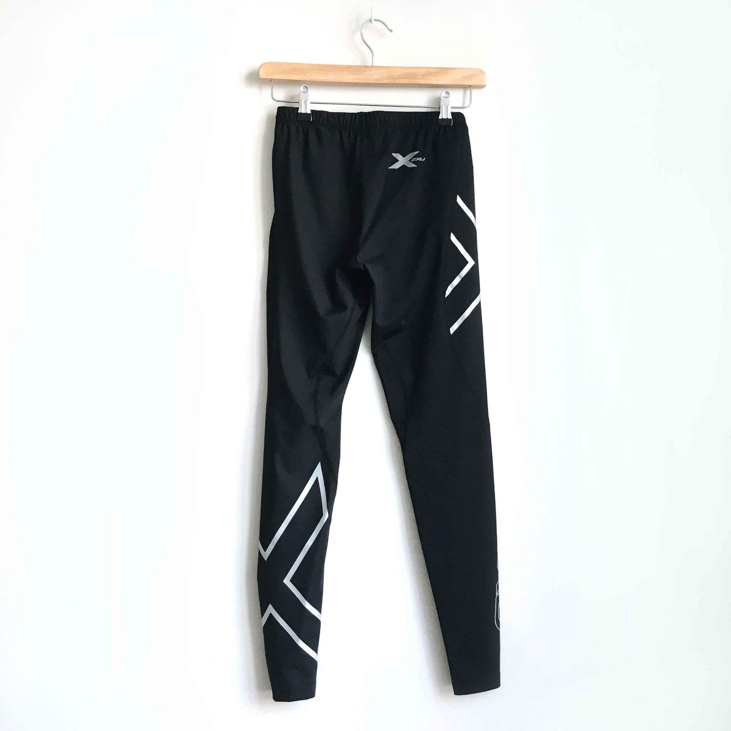 2XU mid-rise compression training tights - size MT