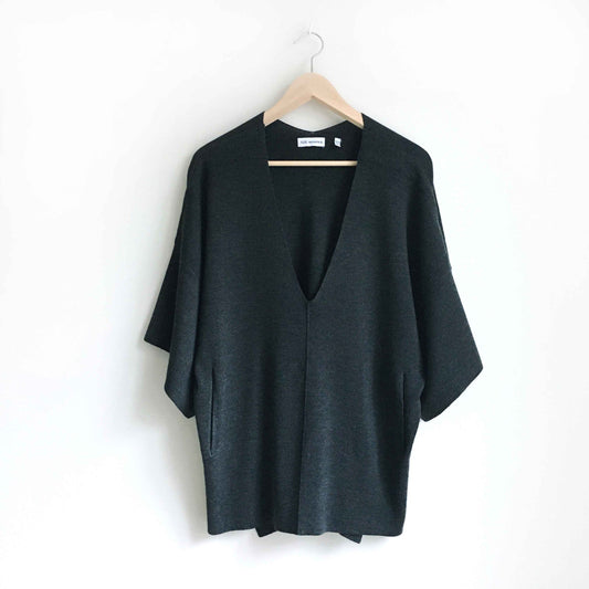 525 America Merino Wool v-neck pullover - size xs/s