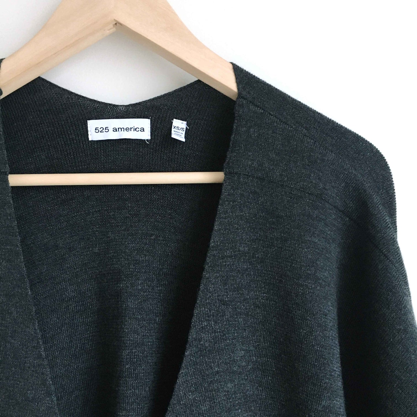 525 America Merino Wool v-neck pullover - size xs/s