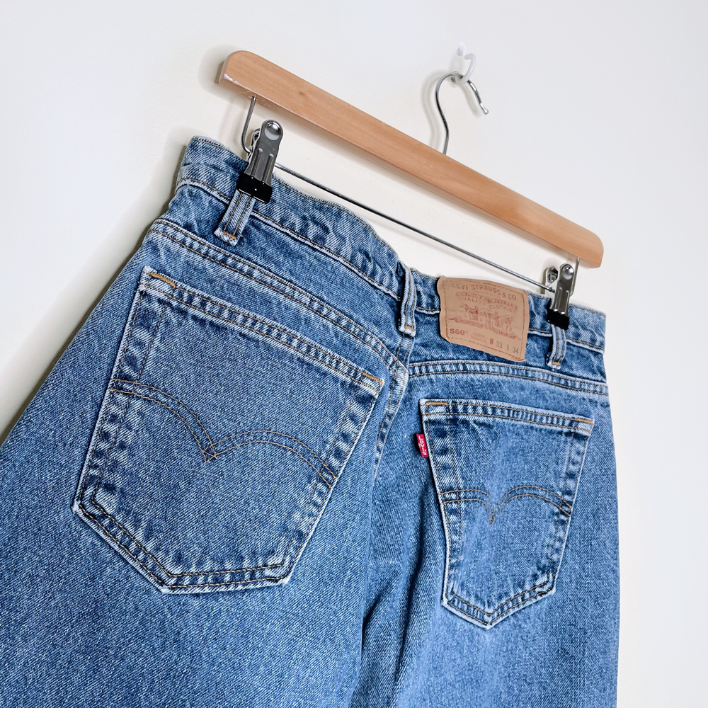 vintage levi's 560 loose fit medium wash jeans - size 30