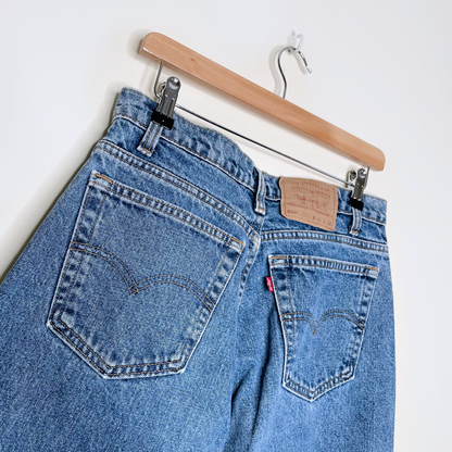 vintage levi's 560 loose fit medium wash jeans - size 30