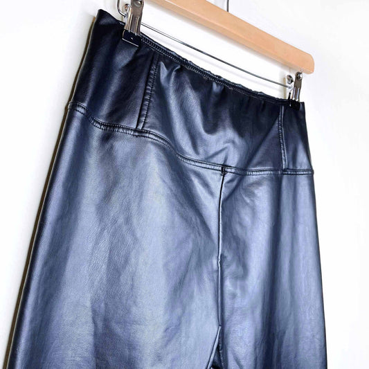 7 for all mankind black faux leather leggings - size medium