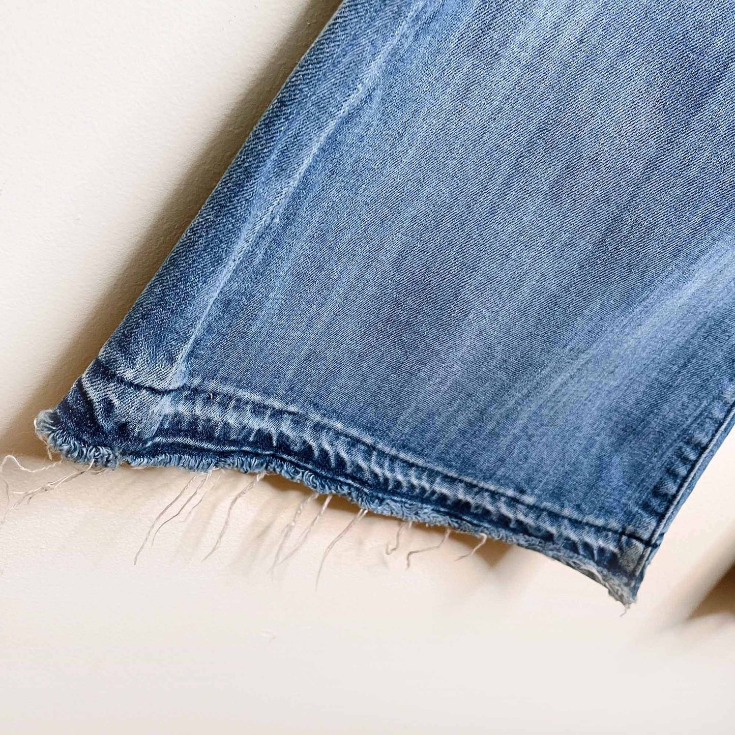 7 for all mankind mid-rise flare leg raw hem jeans - size 26