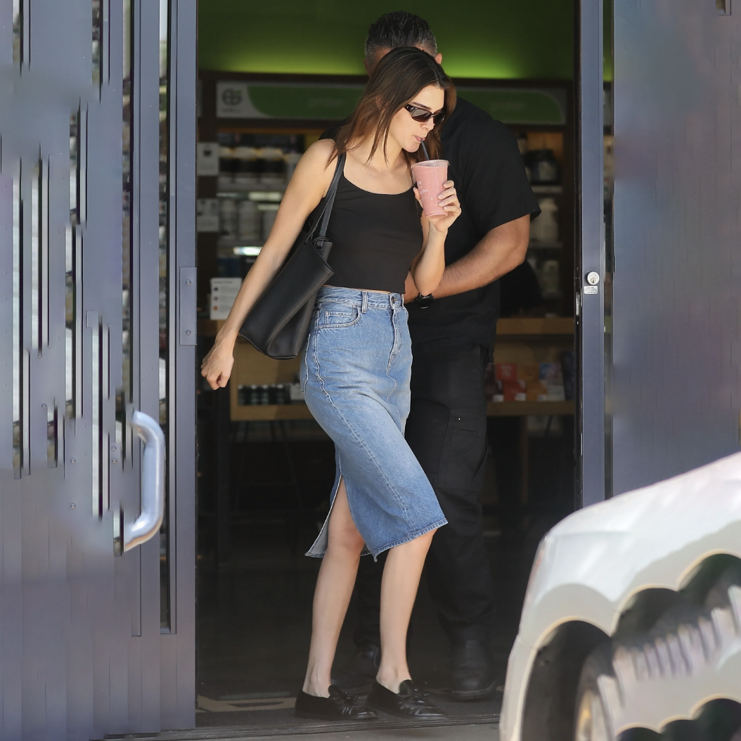 vintage 90s gap denim midi skirt - size 6