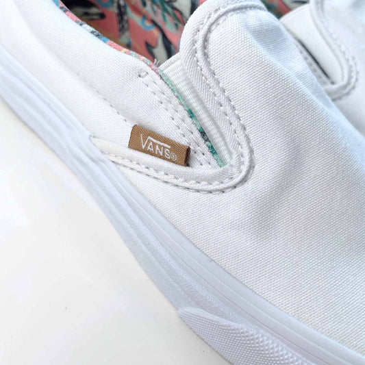 nwt vans classic white slip on 59 with dolphin lining - size 8W 6.5M