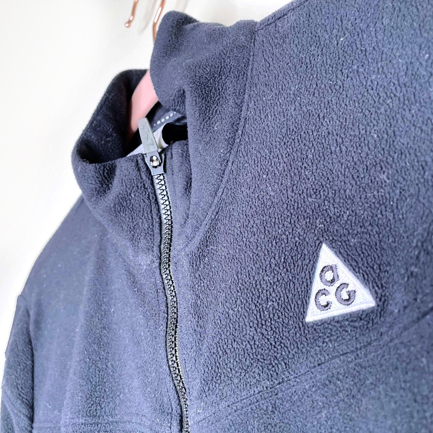 nike acg black zip up fleece jacket - size small