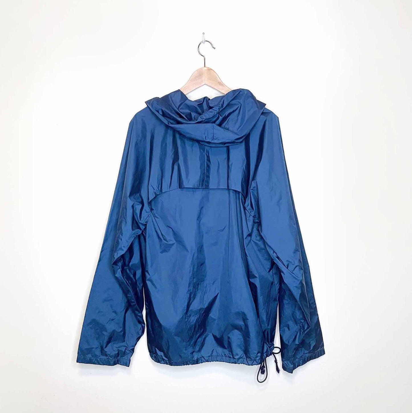 active packable waterproof windbreaker - size large