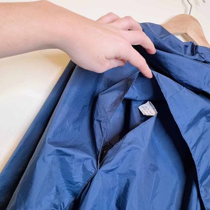 active packable waterproof windbreaker - size large