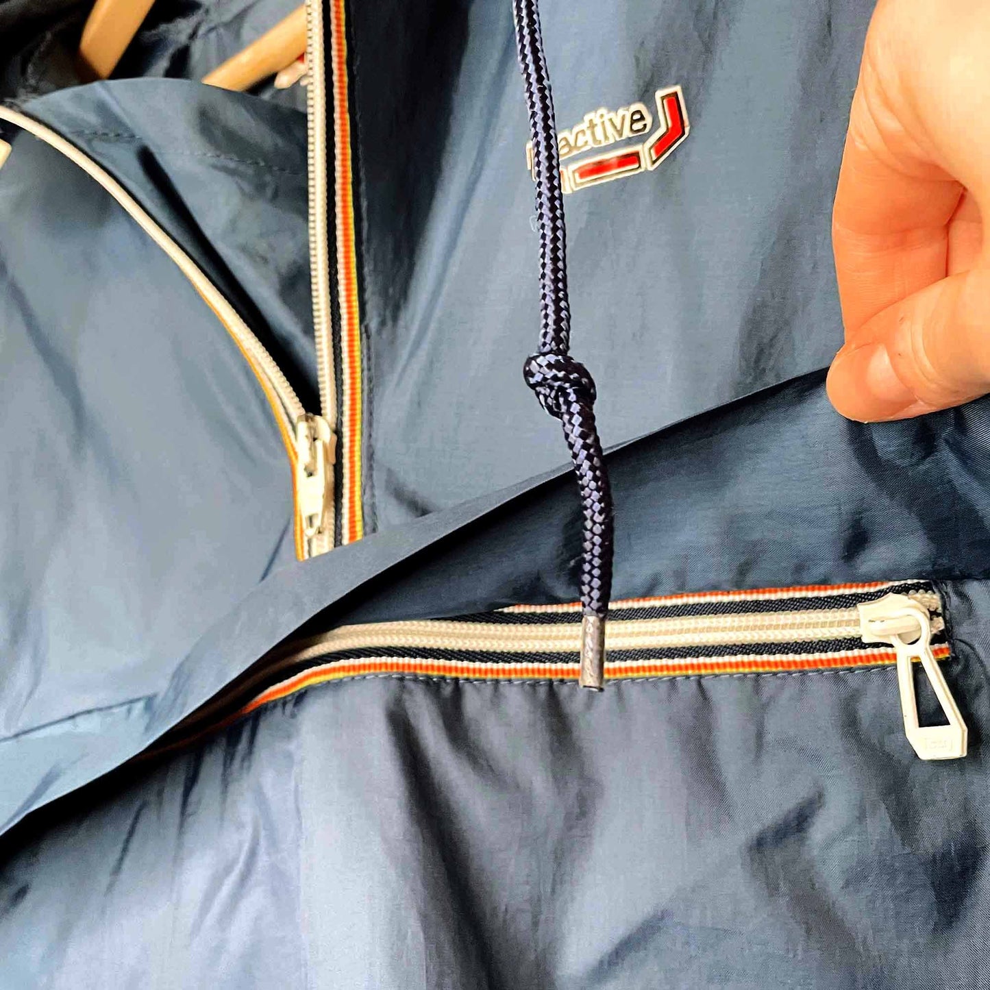 active packable waterproof windbreaker - size large