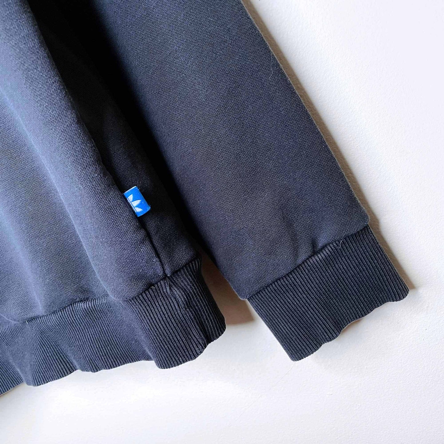 adidas large trefoil classic crewneck sweatshirt - size medium