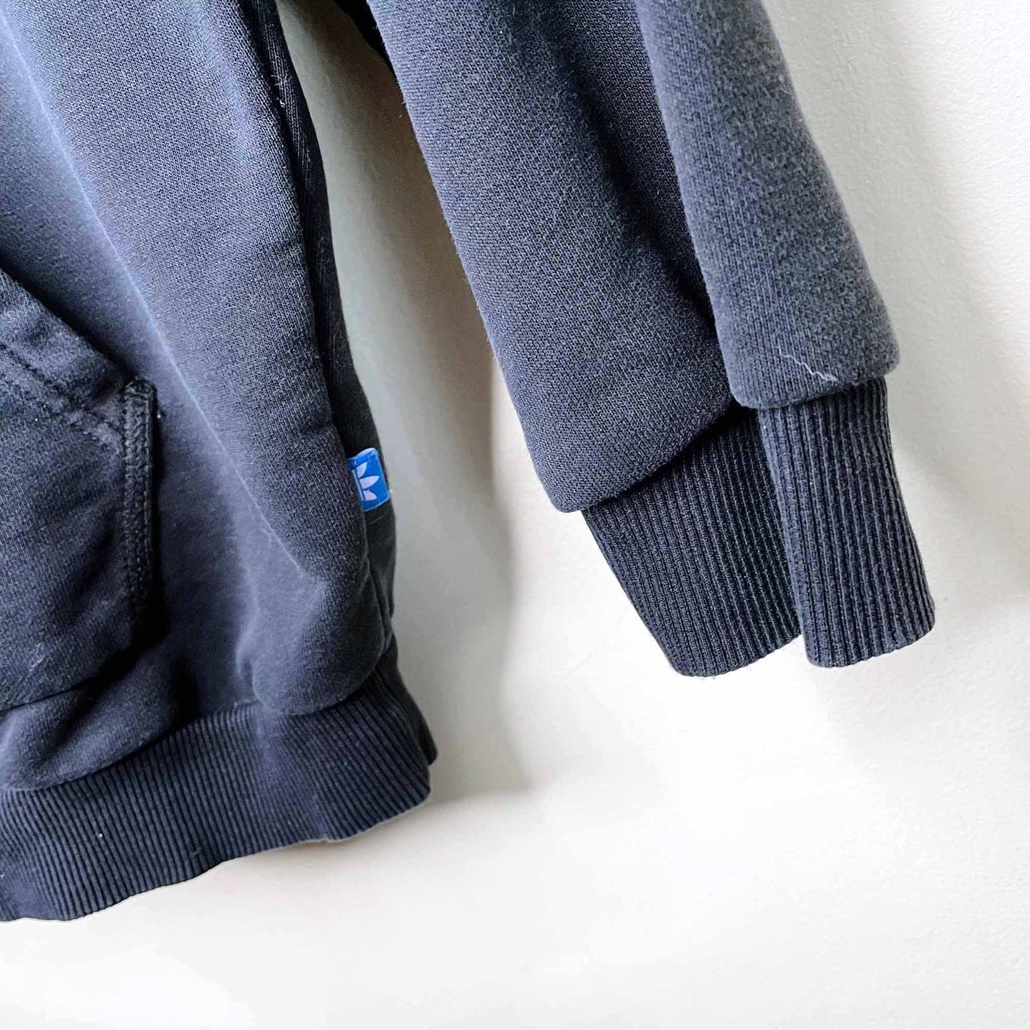 adidas large trefoil hooded sweatshirt - size medium