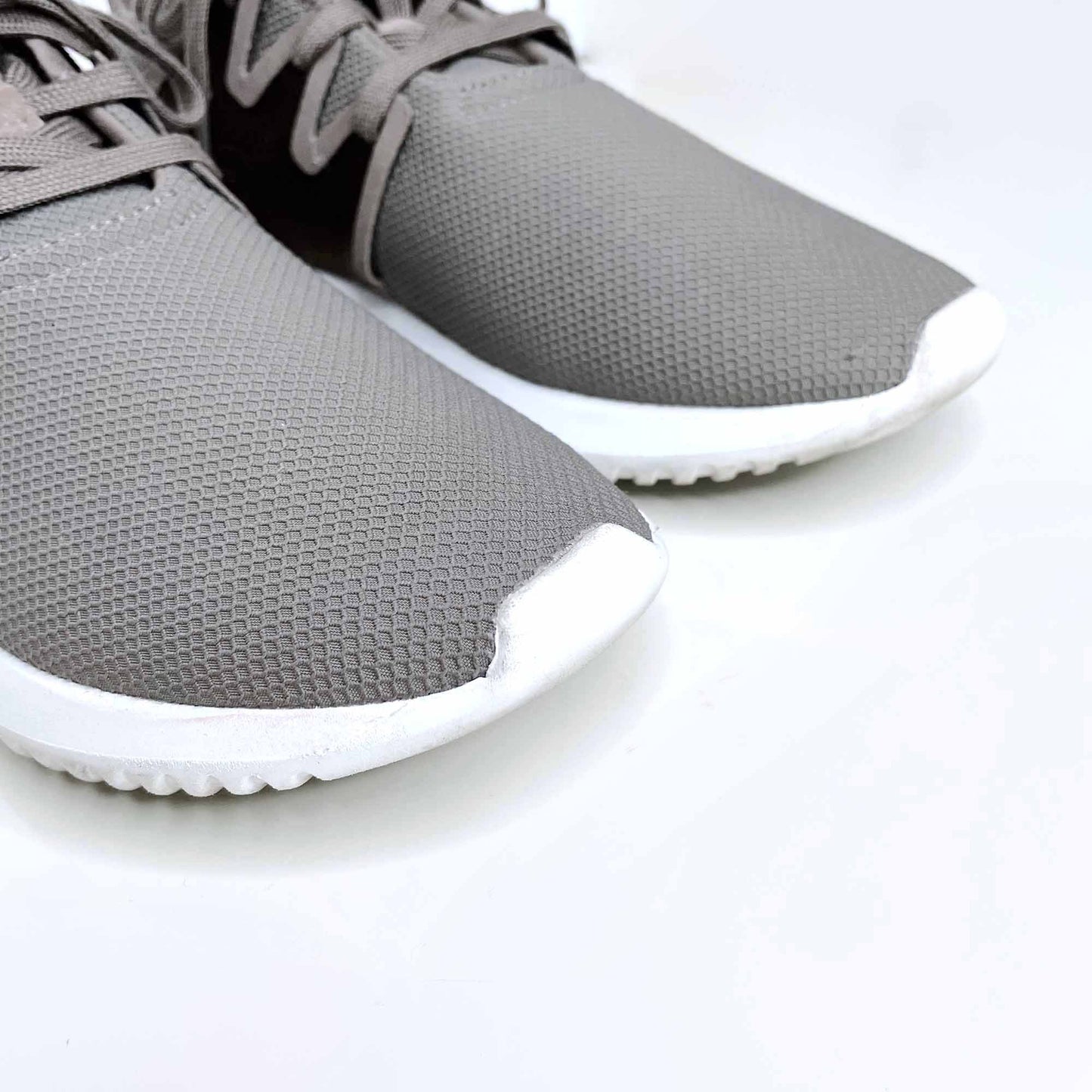 adidas tubular viral 2.0 two tone sneakers - size 7